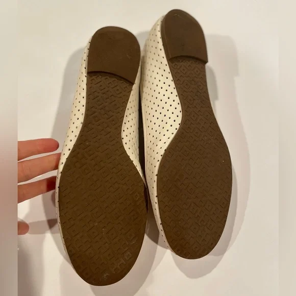 Tory Burch Reva Perforated Leather White Ballet Flats Size 7 - Picture 2 of 12